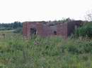 Развалины казармы на 26 км линии Угловка - Боровичи