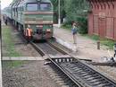 Тепловоз 2М62-0432 с пригородным поездом Бологое - Осташков на станции Фирово